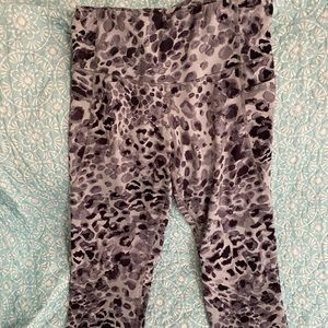 Leopard high waisted workout pants